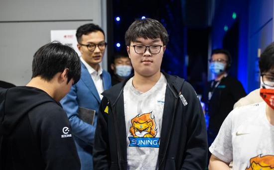 DOTA2 TI14总决赛精彩对决 XG战队挑战Falcons